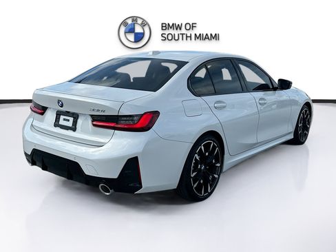 Certified 2025 BMW 330i Sedan w/ M Sport Package RWD image 7