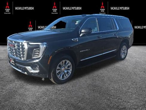 Used 2025 GMC Yukon XL Denali AWD/4WD image 6