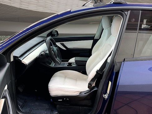 Used 2022 Tesla Model Y Long Range AWD/4WD image 20