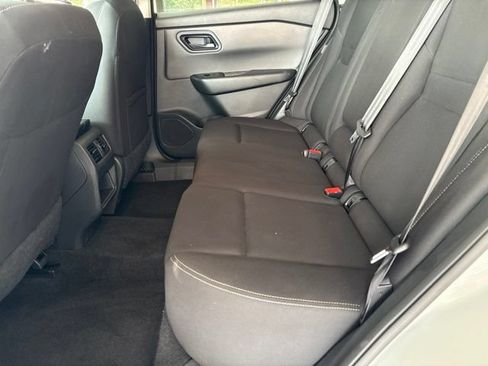 Used 2024 Nissan Rogue S FWD image 17