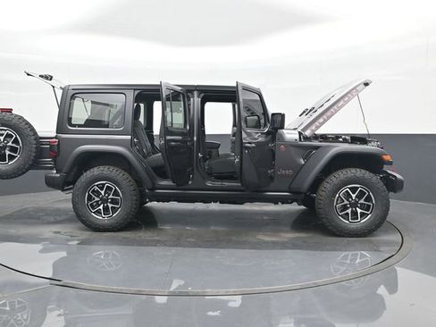 Used 2024 Jeep Wrangler Unlimited Rubicon w/ Technology Group AWD/4WD image 46