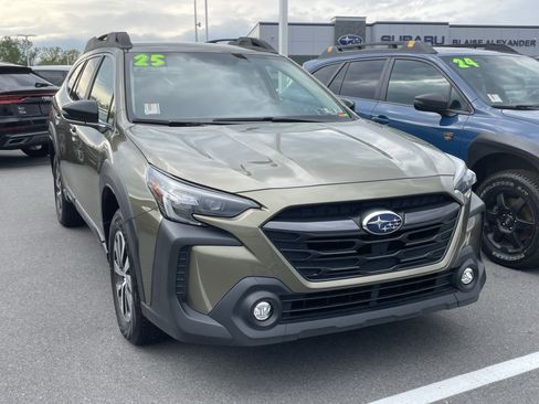 Certified 2025 Subaru Outback Premium w/ Popular Package #1A AWD/4WD image 1