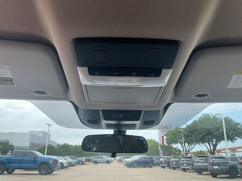 Used 2025 Nissan Rogue SV FWD image 15