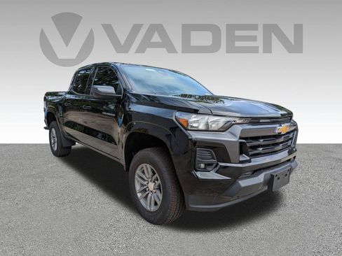 New 2024 Chevrolet Colorado LT w/ LT Convenience Package II image 2