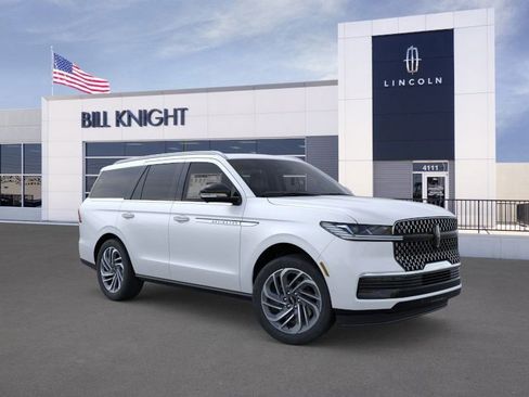 New 2025 Lincoln Navigator Reserve image 7