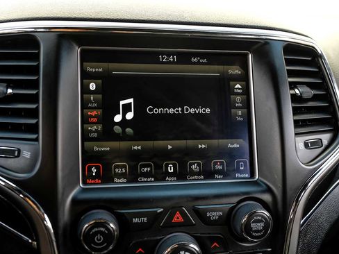 Used 2018 Jeep Grand Cherokee Trailhawk w/ Trailhawk Luxury Group image 26