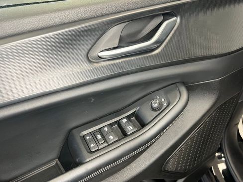 Used 2024 Jeep Grand Cherokee Altitude image 15