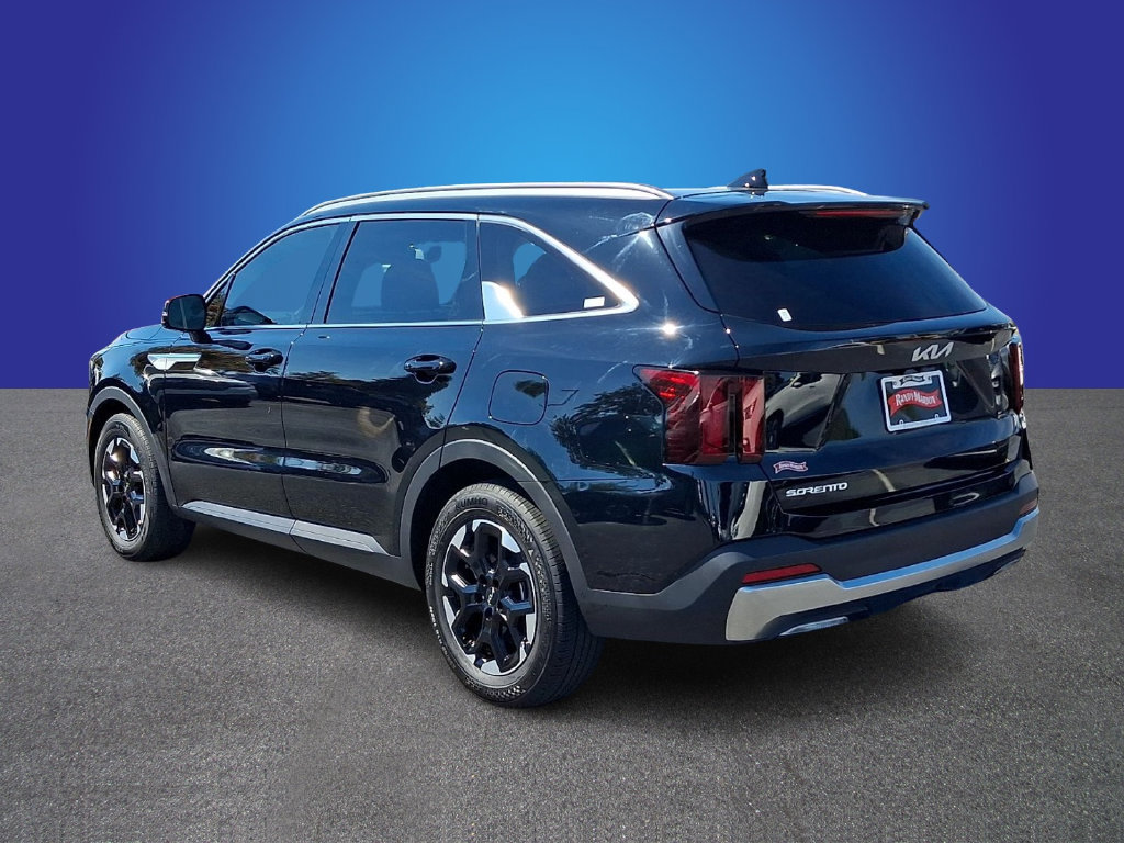 Used 2024 Kia Sorento S w/ Panoramic Sunroof Package FWD image 6