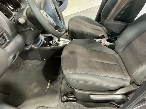 Used 2015 Nissan Versa SV w/ SV Appearance Package image 6