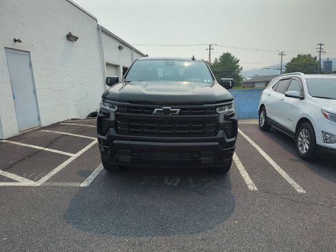 Used 2023 Chevrolet Silverado 1500 RST AWD/4WD image 2