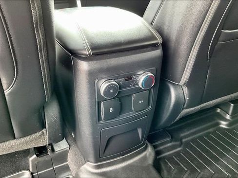 Used 2022 Ford Explorer ST AWD/4WD image 10