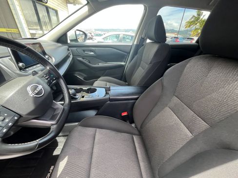 Used 2025 Nissan Rogue SV FWD image 27