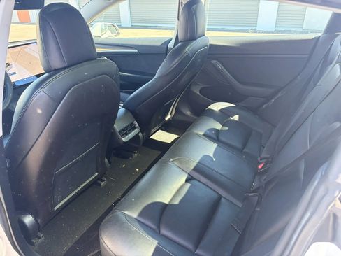 Used 2021 Tesla Model 3 Standard Range Plus image 11