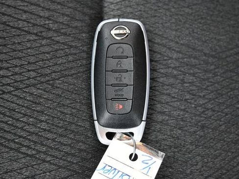 Used 2025 Nissan Rogue SV FWD image 23