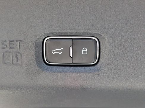 Certified 2025 Ford Expedition Platinum AWD/4WD image 15