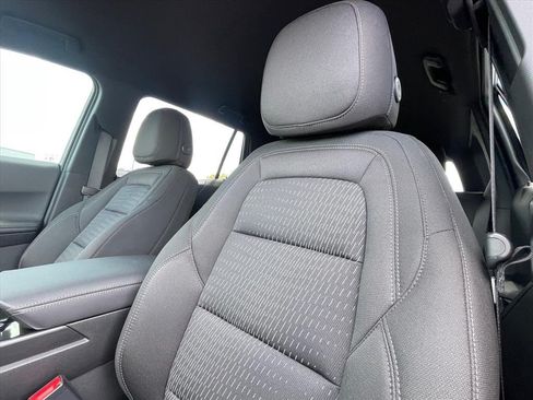 New 2027 Chevrolet Equinox LT w/ Safety and Technology Package FWD image 21