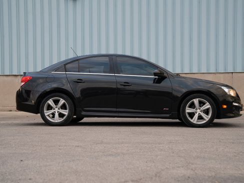 Used 2016 Chevrolet Cruze LT w/ Sun, Sound and Sport Package image 10