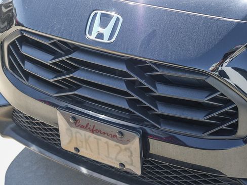 Used 2023 Honda HR-V Sport image 6