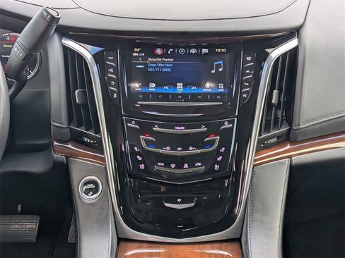 Used 2018 Cadillac Escalade ESV Premium Luxury image 20