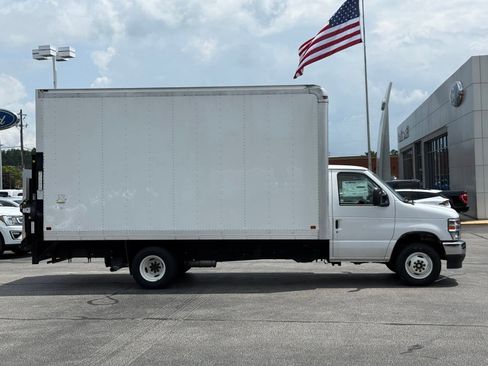 New 2024 Ford E-450 and Econoline 450 Super Duty w/ Power Windows & Locks Group image 7
