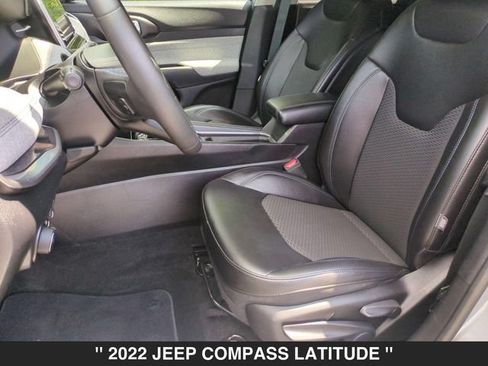 Used 2022 Jeep Compass Latitude AWD/4WD image 13