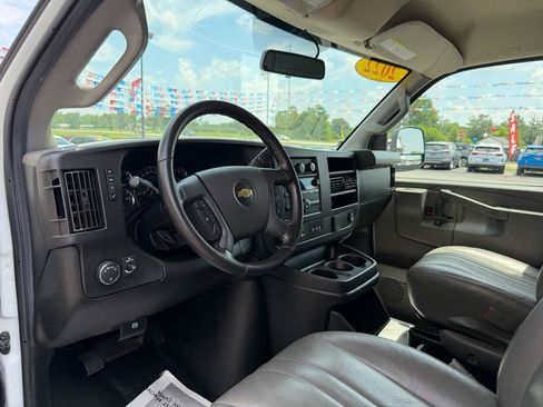 Used 2022 Chevrolet Express 2500 w/ Driver Convenience Package RWD image 14