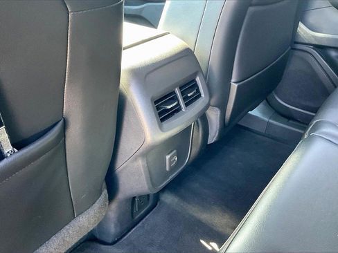 Used 2021 GMC Terrain SLT image 16