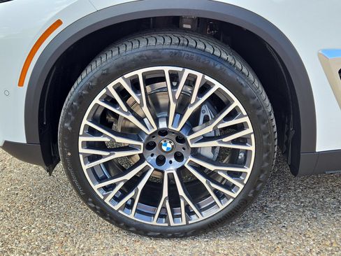 New 2026 BMW X5 xDrive40i w/ Climate Comfort Package AWD/4WD image 11