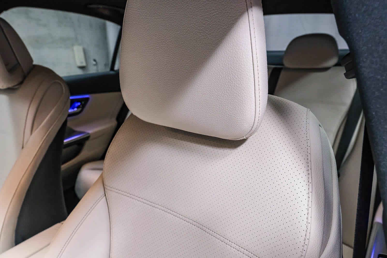 Used 2025 Mercedes-Benz C 300 4MATIC Sedan image 24