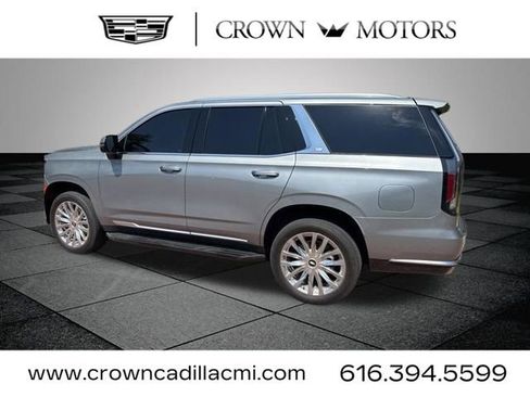 Used 2024 Cadillac Escalade Premium Luxury AWD/4WD image 5