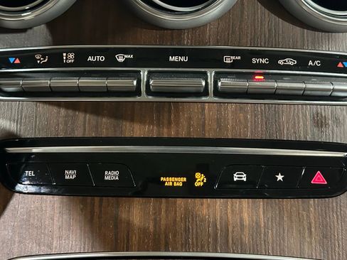 Used 2022 Mercedes-Benz GLC 300 4MATIC image 91