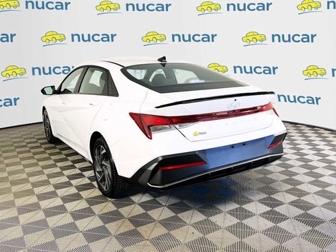 Certified 2025 Hyundai Elantra Sport FWD image 5