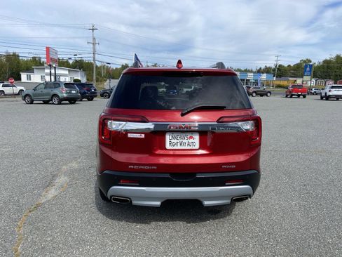 Used 2023 GMC Acadia SLT image 4
