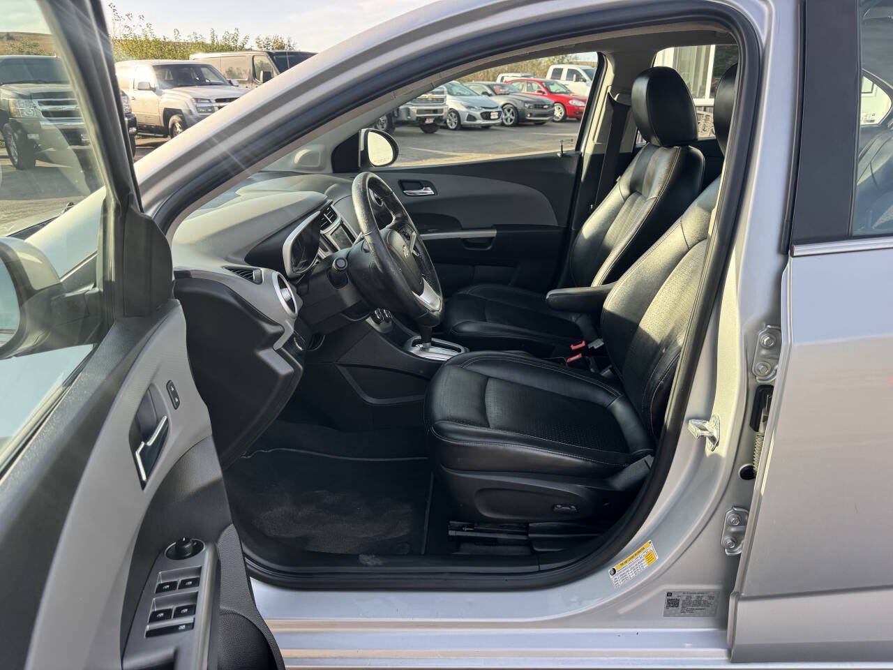Used 2018 Chevrolet Sonic Premier FWD image 11