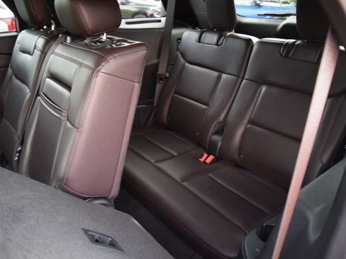 Used 2026 Ford Explorer Platinum AWD/4WD image 9