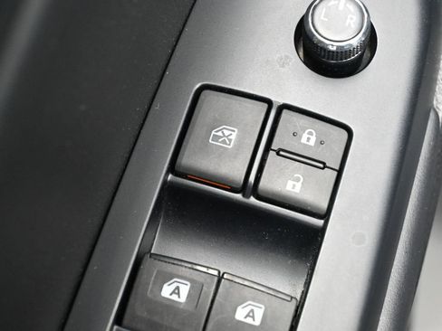 Used 2018 Toyota Highlander XLE image 6