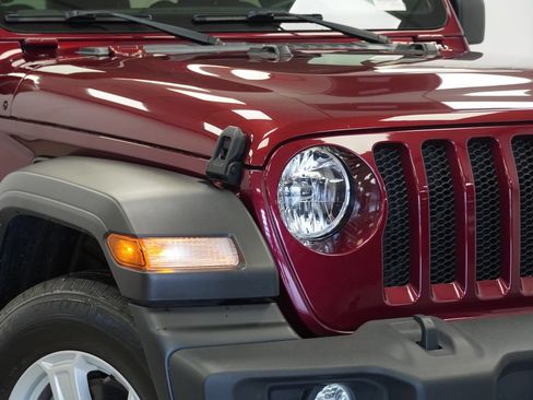 Used 2021 Jeep Wrangler Unlimited Sport AWD/4WD image 5
