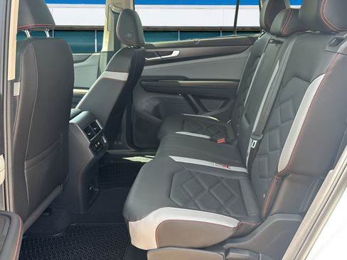 New 2026 Volkswagen Atlas Peak Edition AWD/4WD image 14