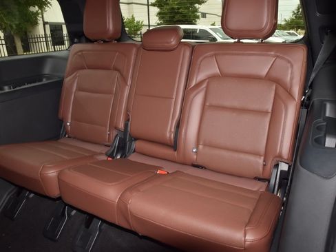 New 2026 Lincoln Navigator Reserve AWD/4WD image 15