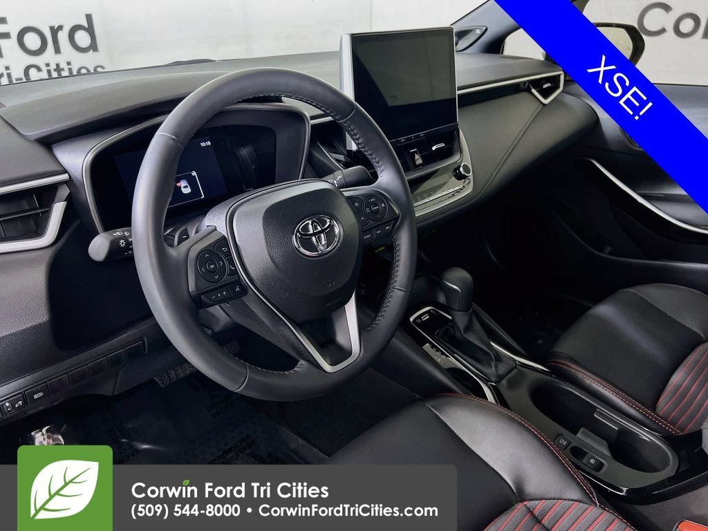 Used 2025 Toyota Corolla XSE FWD image 3