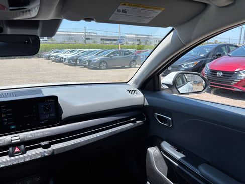 Used 2025 Kia K4 FWD image 34