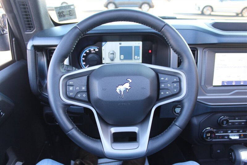 Used 2023 Ford Bronco Outer Banks AWD/4WD image 35