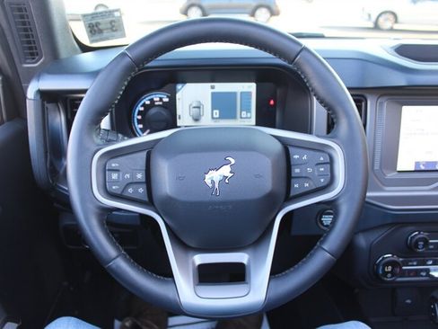 Used 2023 Ford Bronco Outer Banks AWD/4WD image 35
