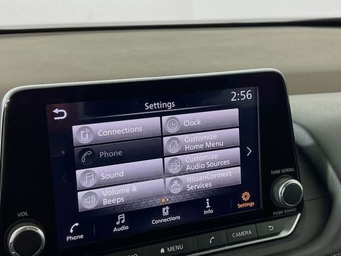 Used 2023 Nissan Rogue SV image 15