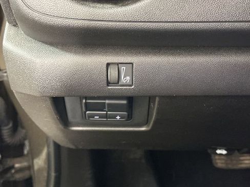 Used 2024 Chevrolet Colorado Trail Boss w/ Advanced Trailering Package AWD/4WD image 19