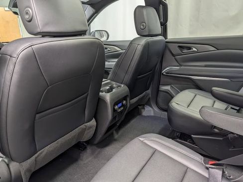 New 2026 Chevrolet Traverse LT w/ Sun and Wheel Package AWD/4WD image 14