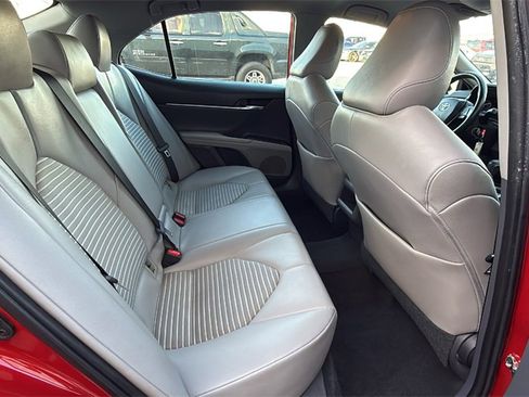 Used 2021 Toyota Camry SE image 27