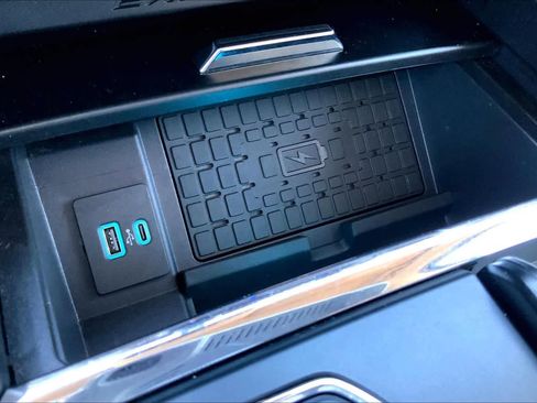 Used 2024 Ford Expedition Max XLT image 27