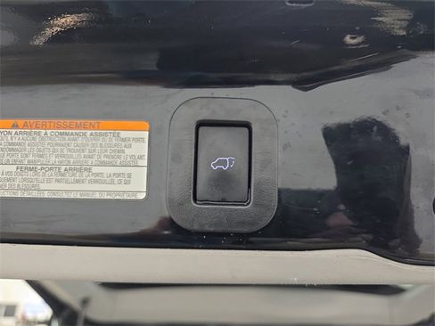 Used 2017 Toyota Sienna XLE Premium image 36