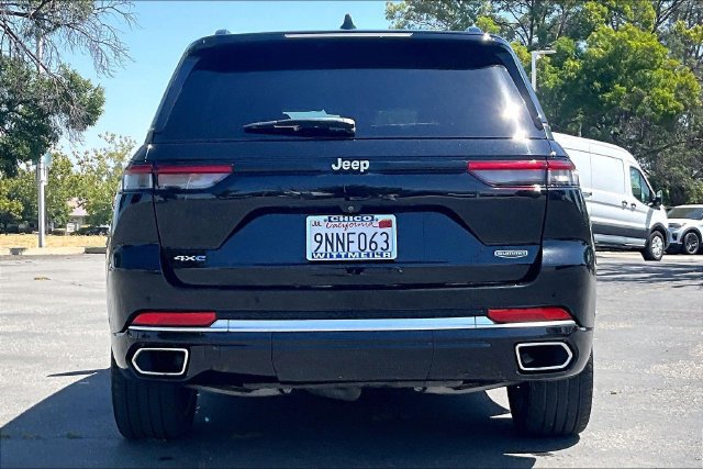 Used 2024 Jeep Grand Cherokee Summit AWD/4WD image 4